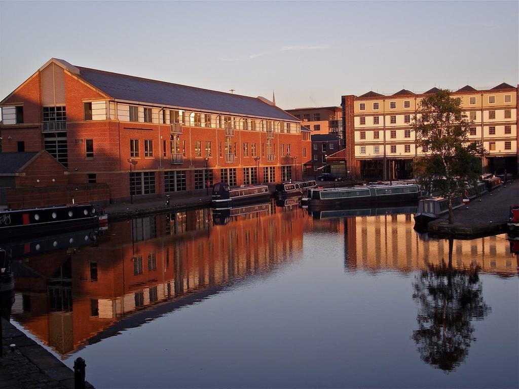 Houseboat Hotels Sheffield Ngoại thất bức ảnh